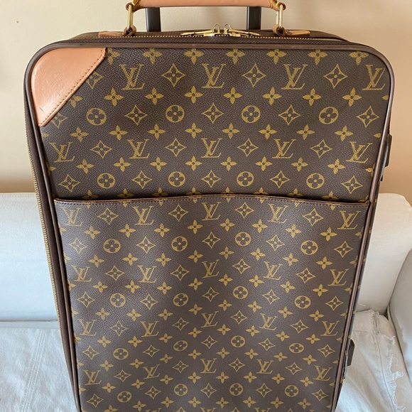 - Authentic Louis Vuitton pegase 55 monogram carry on - Picture 2 of 8